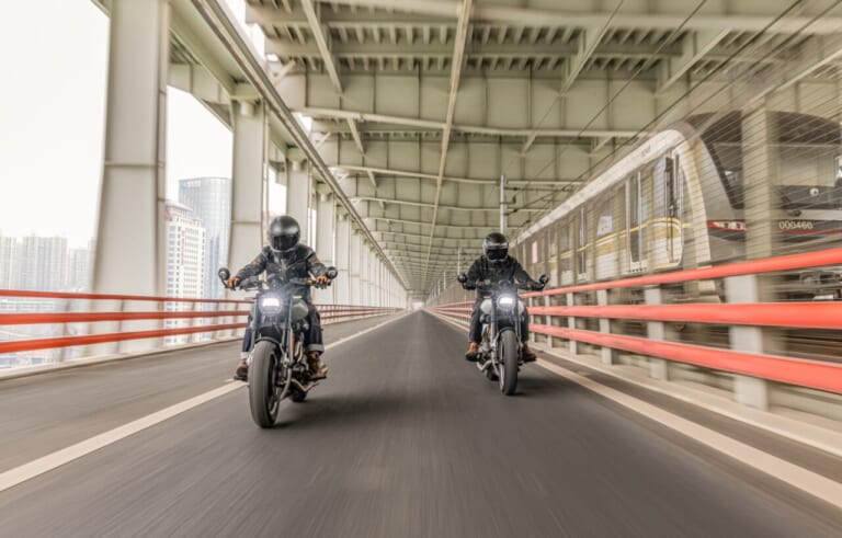 Hyosung GV250X Roadster|250ccクラスに革命を起こすVツイン×ベルトドライブ。維持費の悩みも吹き飛ぶ新型クルーザー「GV250X」登場