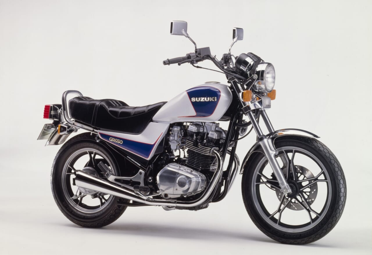 空前のバイクブームの陰に短命車あり──世界初の可変マス機構を誇った専用設計650ccツイン「スズキGR650」［1983］