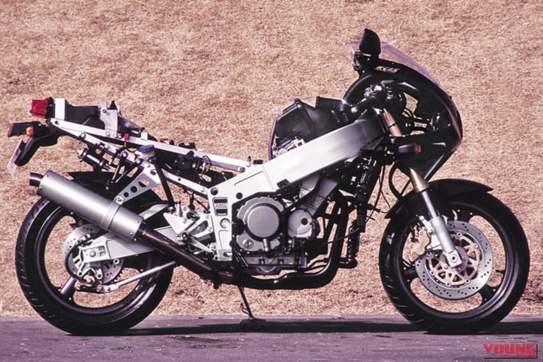 1989 KAWASAKI ZXR400|カワサキZXR400(1989)世界初の倒立フォーク採用!レーサー直系の最強レプリカを解説「最後に出てきたスゴイやつ」