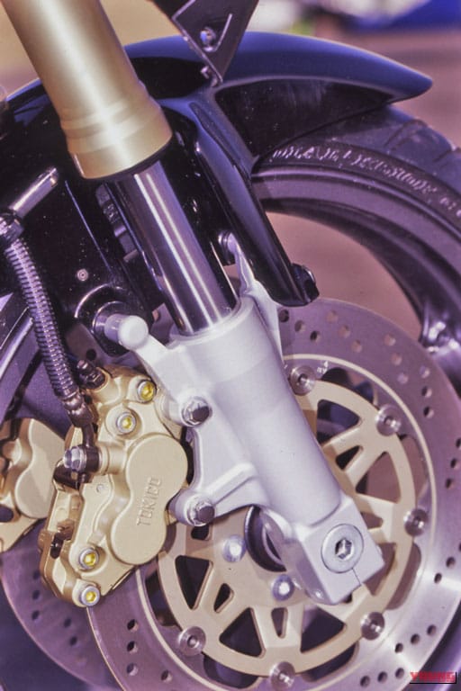 1989 KAWASAKI ZXR400｜カワサキZXR400（1989）世界初の倒立フォーク採用！レーサー直系の最強レプリカを解説「最後に出てきたスゴイやつ」