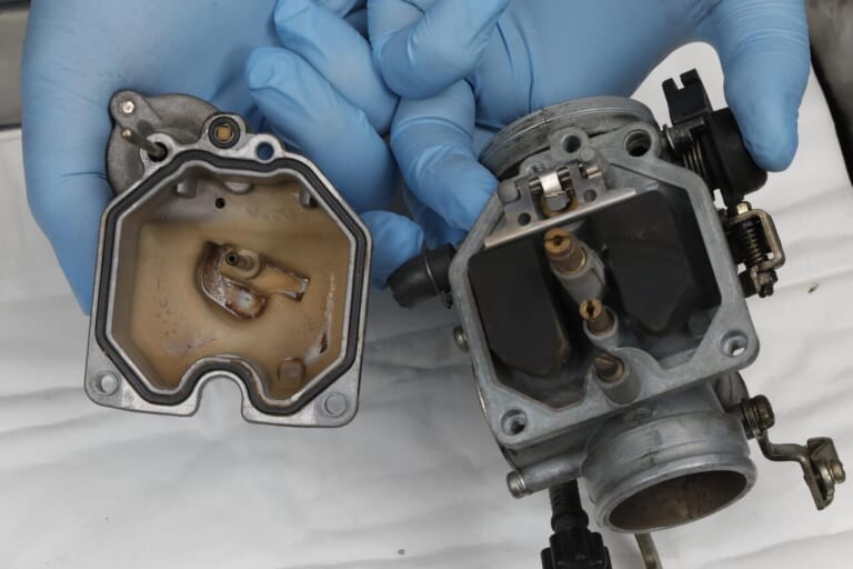 CB250RS-Z|キャブレター|フロートチャンバー|250cc専用設計だからスリム、軽量、ヒラヒラなCB250RS-Z。キャブオーバーホールで快調に!