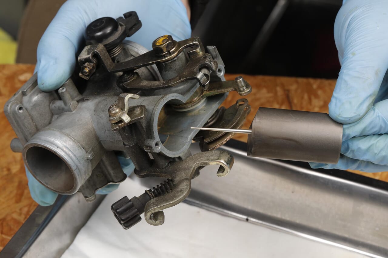 CB250RS-Z｜キャブレター｜スロットルバルブ｜250cc専用設計だからスリム、軽量、ヒラヒラなCB250RS-Z。キャブオーバーホールで快調に！