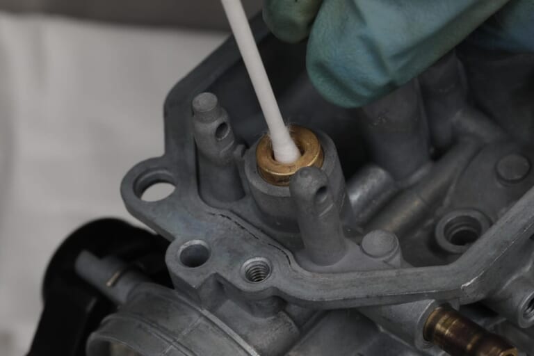 CB250RS-Z|キャブレター|フロートバルブシート|250cc専用設計だからスリム、軽量、ヒラヒラなCB250RS-Z。キャブオーバーホールで快調に!