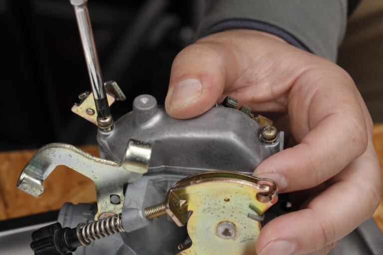 CB250RS-Z|キャブレター|トップカバー|250cc専用設計だからスリム、軽量、ヒラヒラなCB250RS-Z。キャブオーバーホールで快調に!