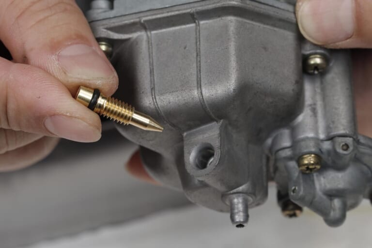 CB250RS-Z|キャブレター|キースター|燃調キット|フロートチャンバードレンスクリュー|250cc専用設計だからスリム、軽量、ヒラヒラなCB250RS-Z。キャブオーバーホールで快調に!