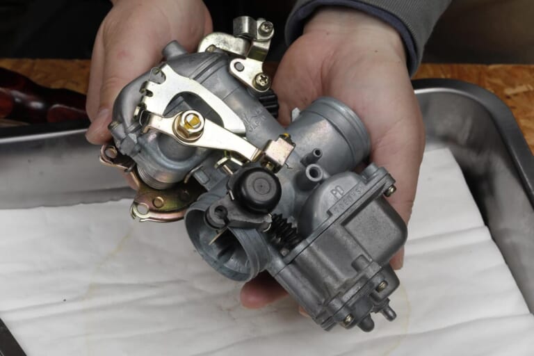 CB250RS-Z|キャブレター|250cc専用設計だからスリム、軽量、ヒラヒラなCB250RS-Z。キャブオーバーホールで快調に!