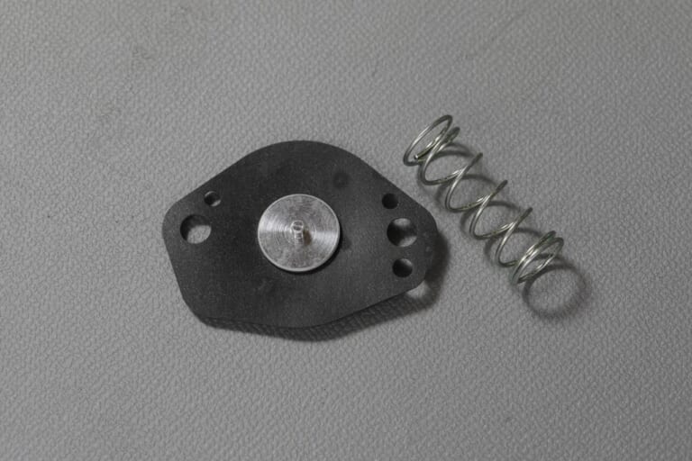 キースター｜燃調キット｜SR400用｜エアカットバルブ｜長期不動のヤマハSR400。キャブレターをオーバーホールで必ず確認したいパーツ「エアカットバルブ」