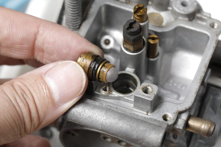 SR400用｜キャブレター｜フロートバルブ｜長期不動のヤマハSR400。キャブレターをオーバーホールで必ず確認したいパーツ「エアカットバルブ」