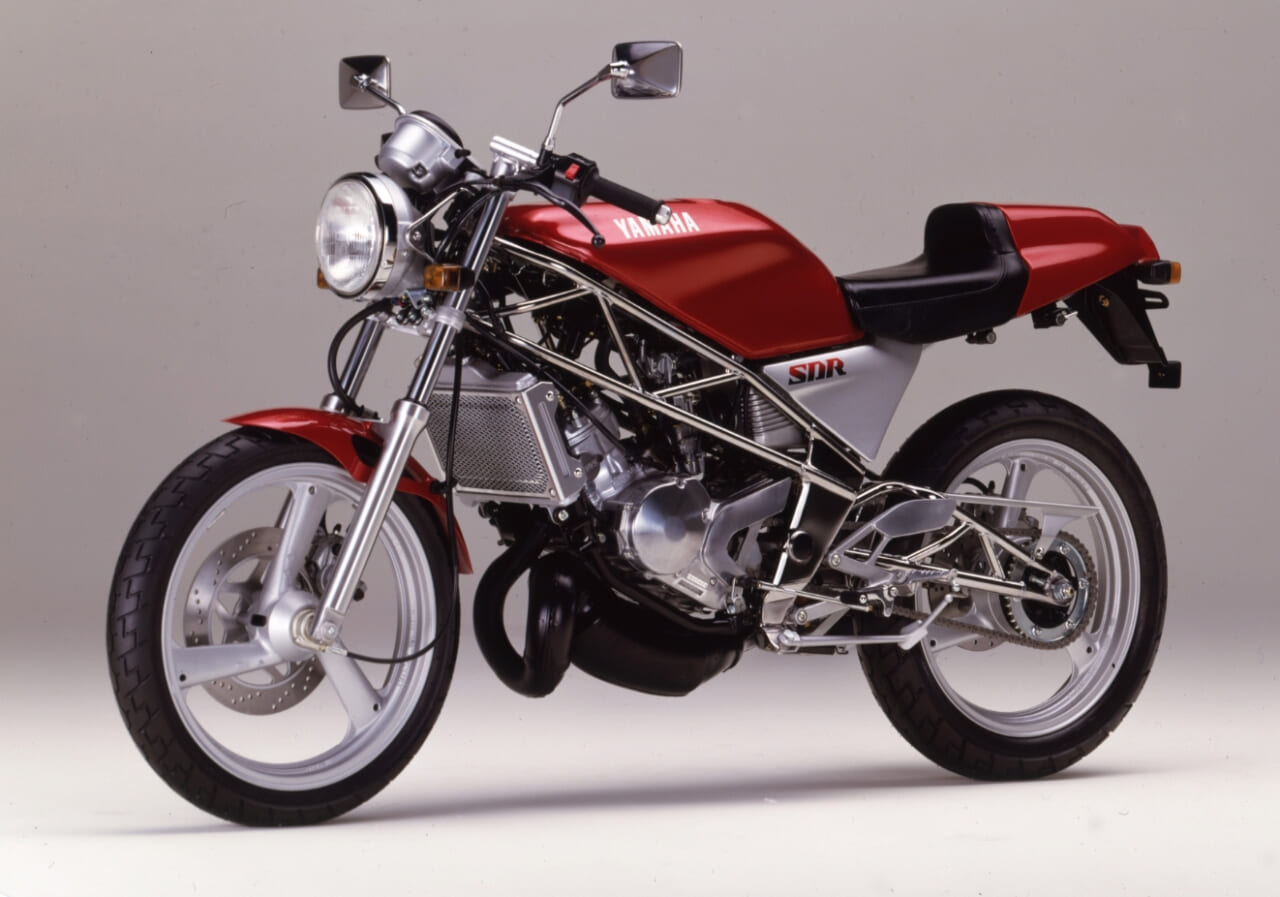 ｜「でもカッコよかったんよ……」熱狂的ファン以外をも切り捨てた異端！ ヤマハSDR［1987］【1980～2000年代に起こったバイクの改変】