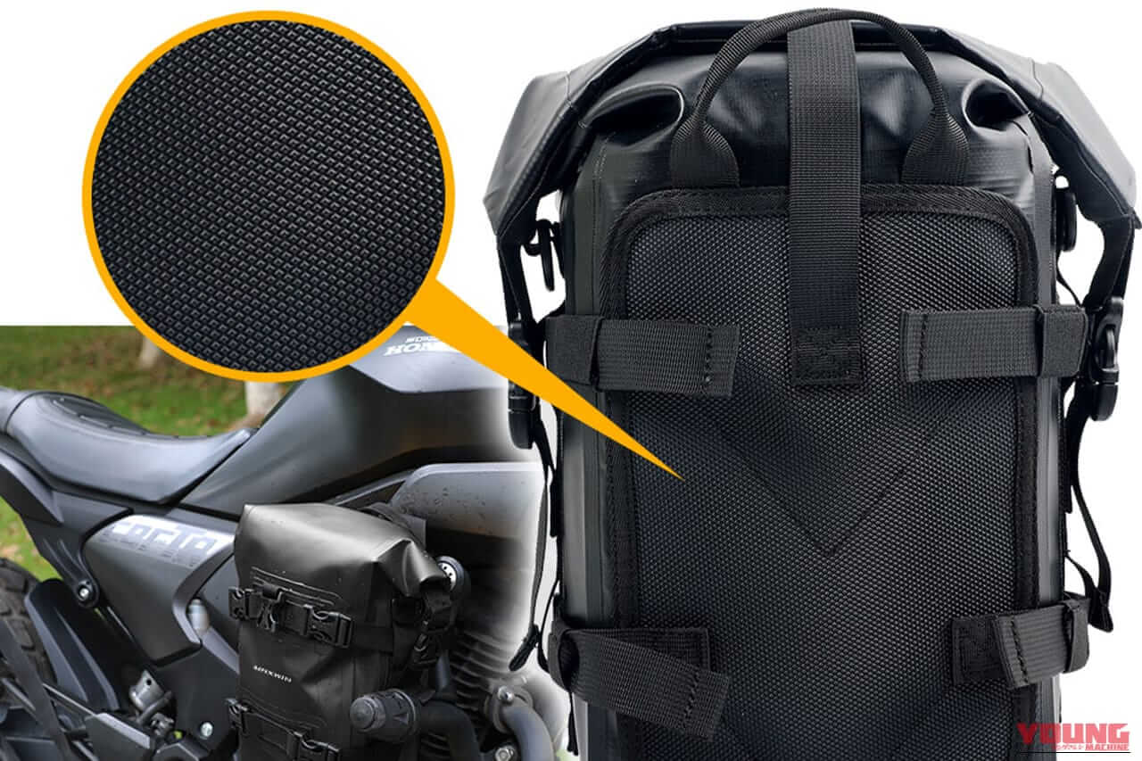 MAXWINのバイク用サイドバッグ「B-SBAG01-B」の背面の滑り止め加工|「こういうのが欲しかったのよ…」様々な場所に装着可能。IPX6レベルの防水素材使用。ちょっとした使用にピッタリのサイズ感のアイテムを紹介