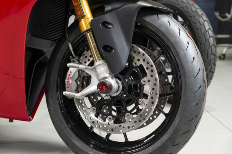DUCATI|パニガーレV2S|フロントホイール|ドゥカティ専門だからこそできる徹底した高い知識と経験を駆使し魅力を伝達するドゥカティ大阪ノース