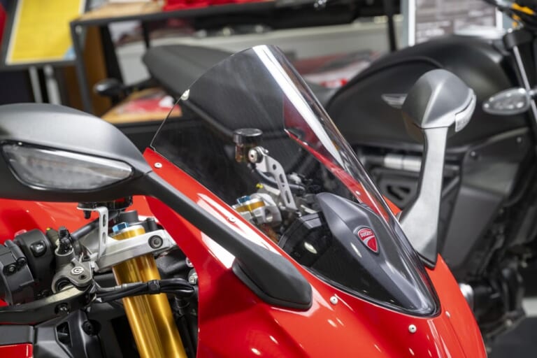 DUCATI|パニガーレV2S|スクリーン|ドゥカティ専門だからこそできる徹底した高い知識と経験を駆使し魅力を伝達するドゥカティ大阪ノース