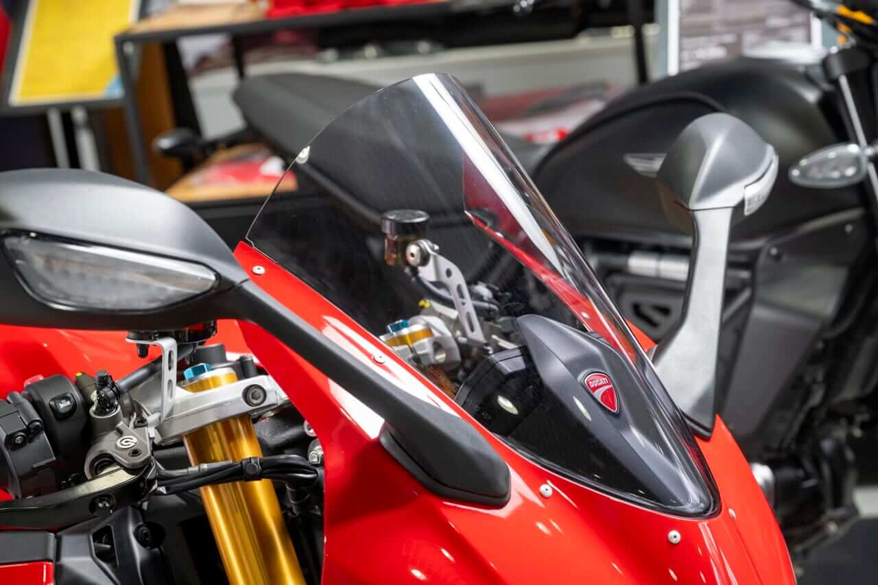 DUCATI｜パニガーレV2S｜スクリーン｜ドゥカティ専門だからこそできる徹底した高い知識と経験を駆使し魅力を伝達するドゥカティ大阪ノース