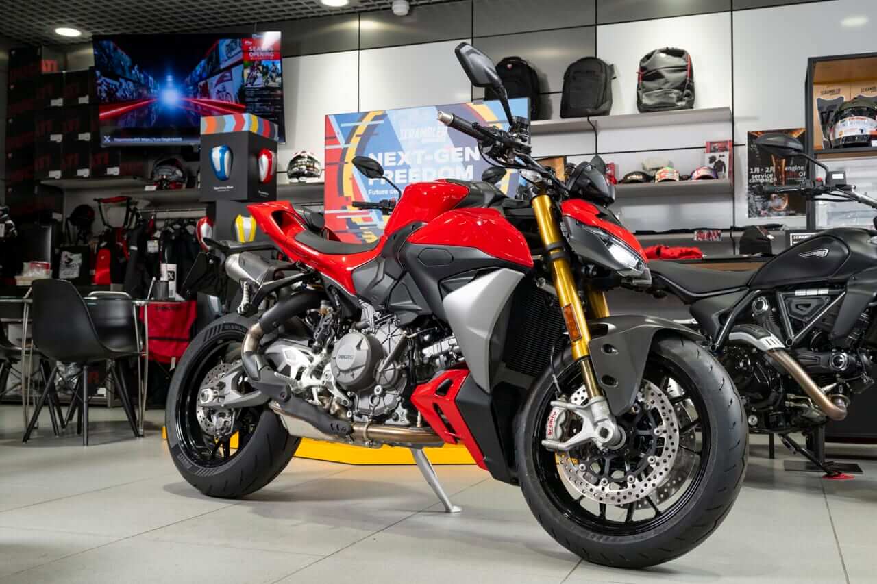 DUCATI｜ストリートファイターV2S｜ドゥカティ専門だからこそできる徹底した高い知識と経験を駆使し魅力を伝達するドゥカティ大阪ノース