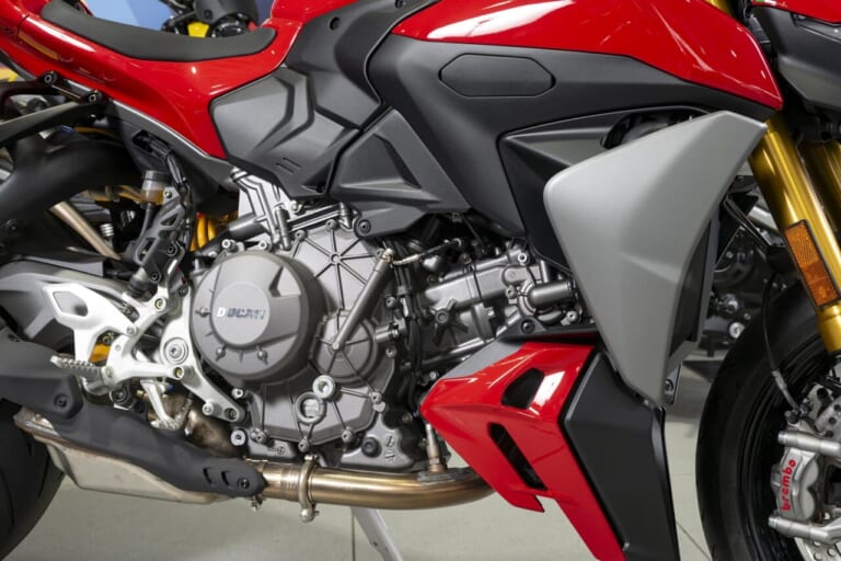 DUCATI|ストリートファイターV2S|エンジン|ドゥカティ専門だからこそできる徹底した高い知識と経験を駆使し魅力を伝達するドゥカティ大阪ノース