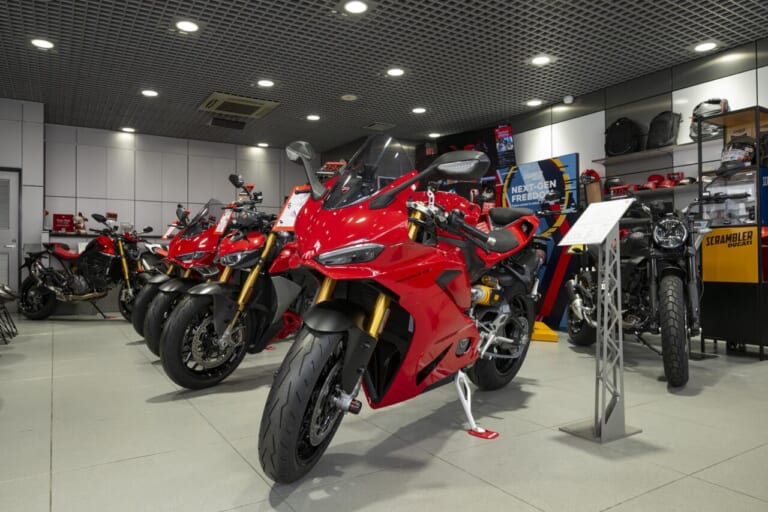 ドゥカティ大阪ノース|店内|ドゥカティ専門だからこそできる徹底した高い知識と経験を駆使し魅力を伝達するドゥカティ大阪ノース