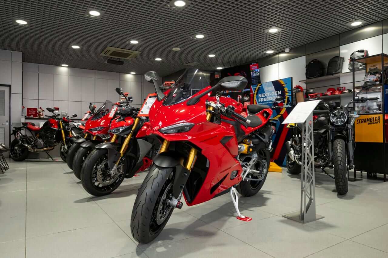 ドゥカティ大阪ノース｜店内｜ドゥカティ専門だからこそできる徹底した高い知識と経験を駆使し魅力を伝達するドゥカティ大阪ノース