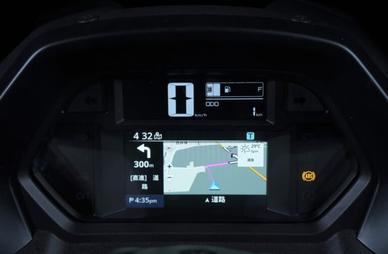 YAMAHA NMAX155｜「125ccには戻れない?」高速道路も走れるヤマハNMAX155が初心者の行動範囲を劇的に広げる理由【バイク選びビギナーズ】