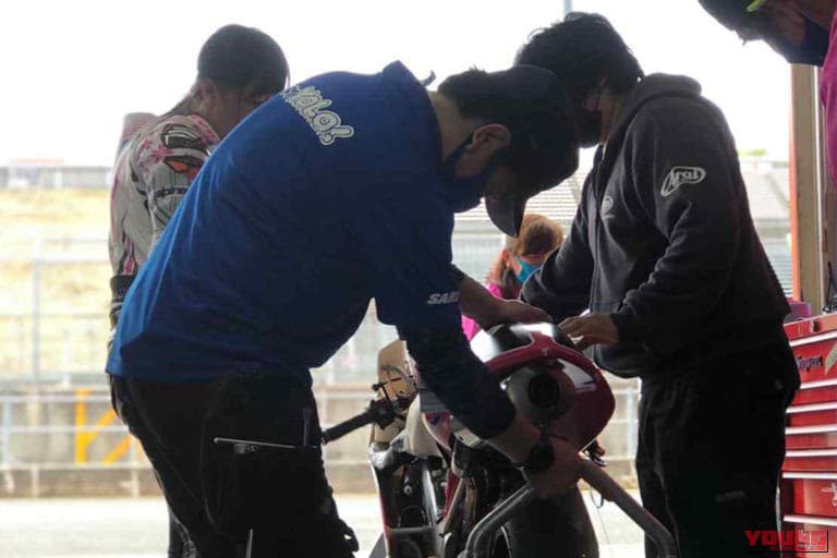 岡崎静夏|プロレーシングライダーになるには?現役・岡崎静夏が教える最短ルートとライセンスの仕組み【全日本女子レーサーに聞いてみた】