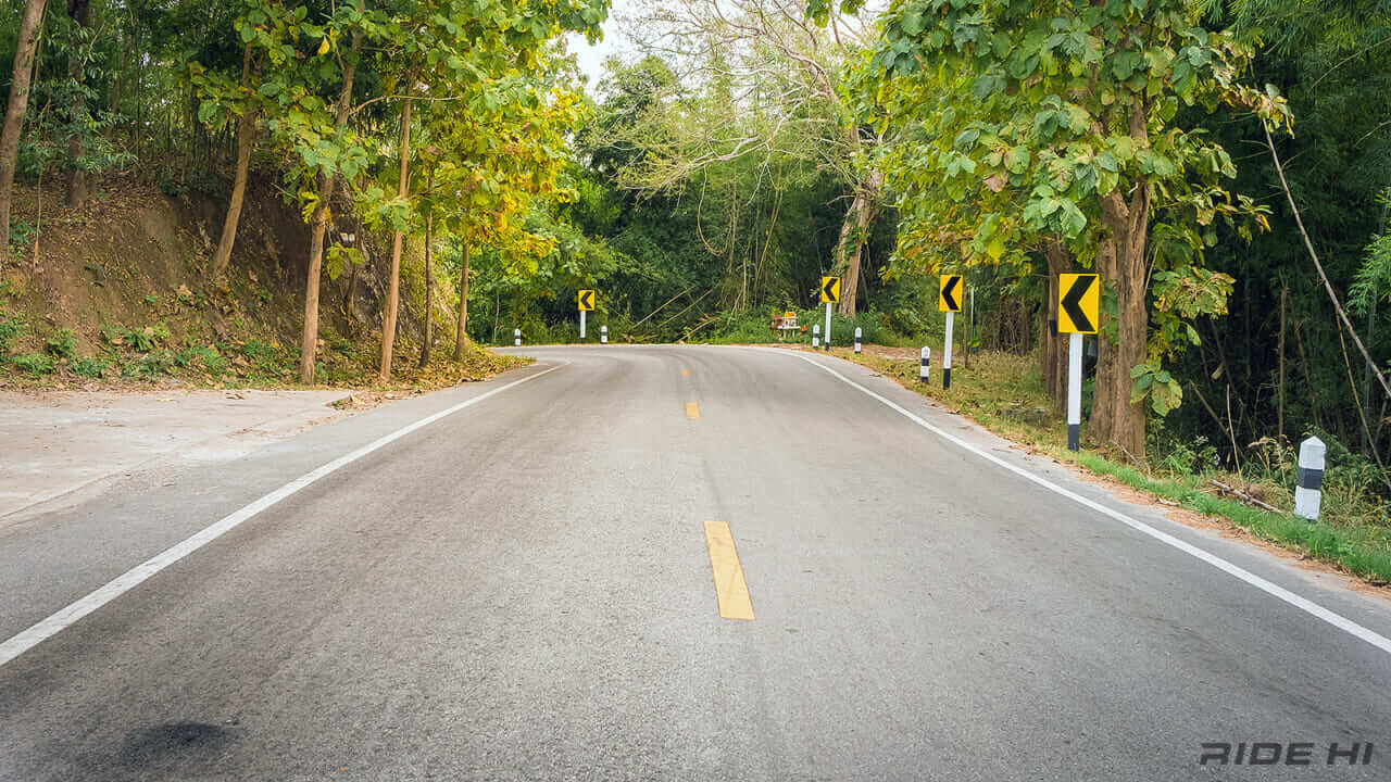 ｜「えっ、発想が逆では」「先が見えないのに怖くない？！」ブラインドカーブは、リスクを避けてゲーム感覚で楽しもう！