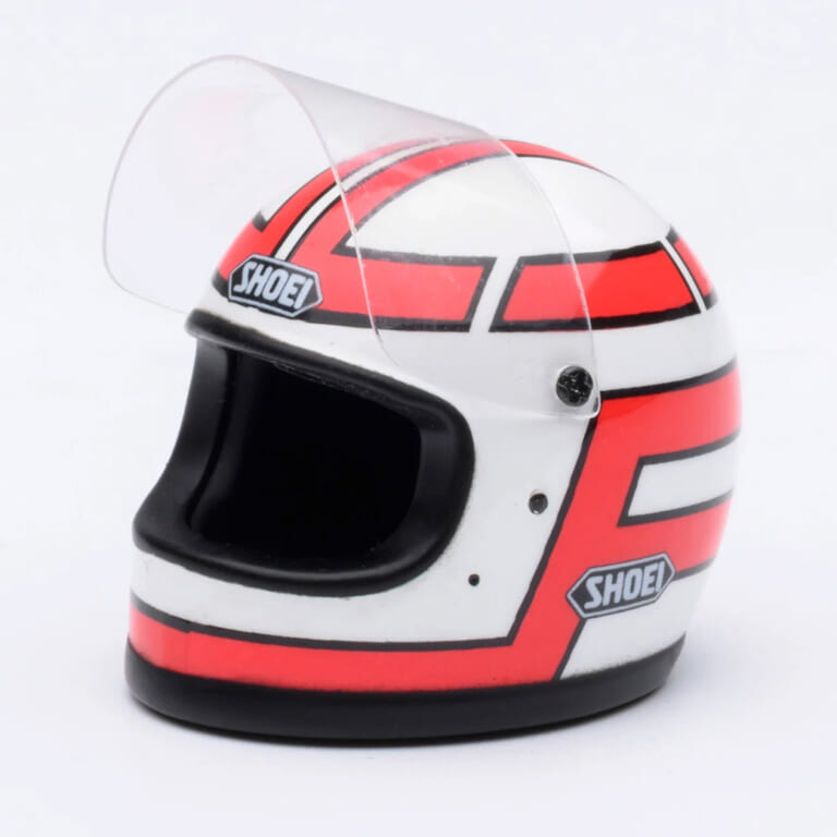 1/12スケールモデル「Honda CB750F『巨摩 郡』」（オートアート社製）に付属するヘルメット｜「ウソだろ…コレ実車じゃないの？」「異次元のリアルさ…」伝説のバイク漫画に登場する人気モデルを1/12スケールで再現。Honda CB750F