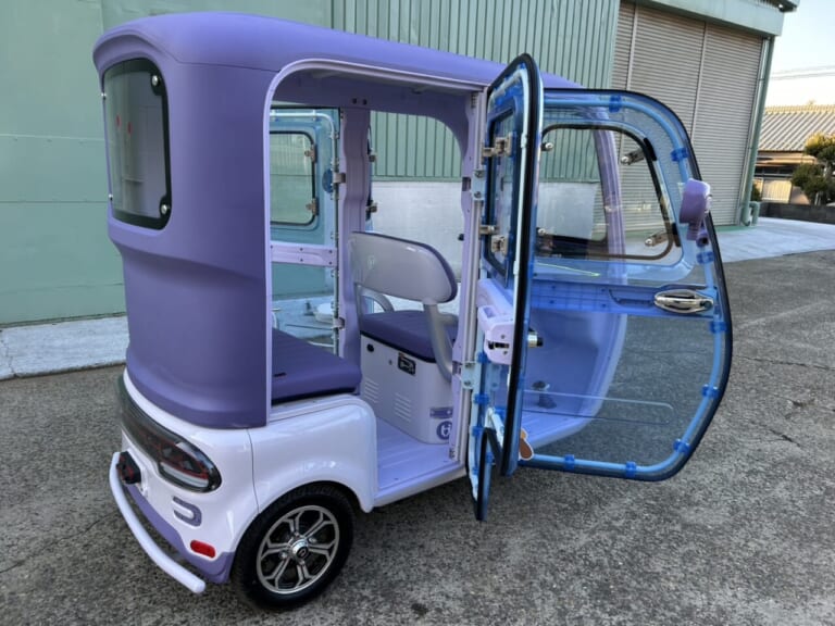 ビークルファン VF-C|最大210kg積載のハッチバックか、光溢れる観音開きか。普通免許で乗れる個性派EVトライク登場