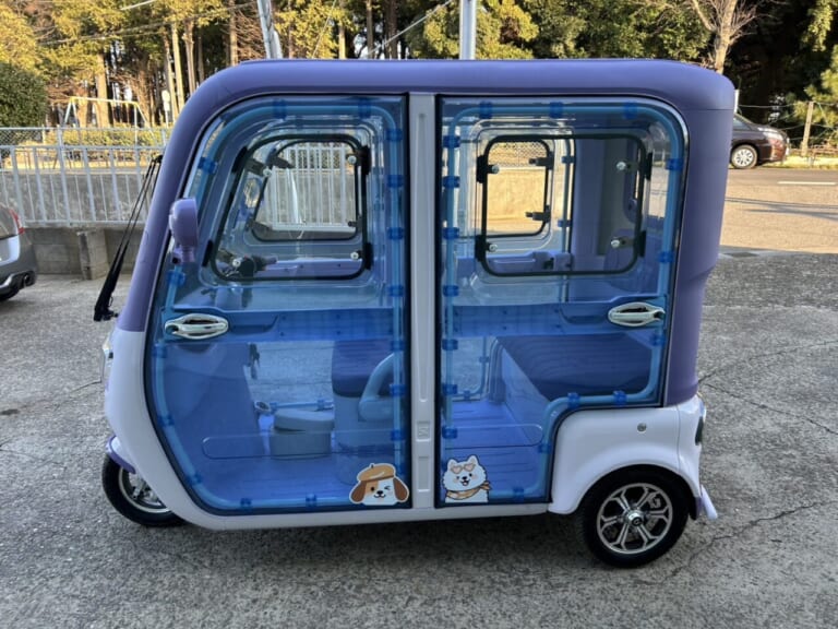 ビークルファン VF-C｜最大210kg積載のハッチバックか、光溢れる観音開きか。普通免許で乗れる個性派EVトライク登場