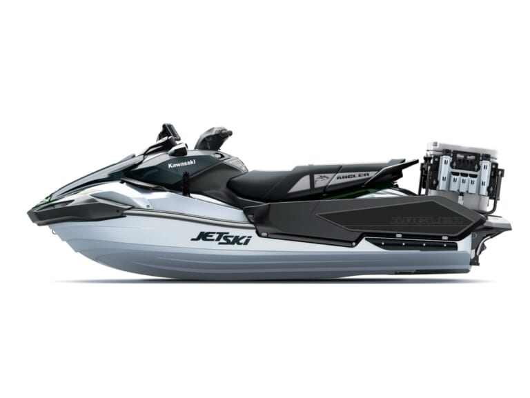 JET SKI ULTRA 160LX-S ANGLER（ジェットスキー ウルトラ 160LX-S アングラー）［カワサキモータースジャパン］の左側面｜「えっ…コレってアリなの…？」バイクに乗ったまま魚釣り。「その発想はなかったわ…」 魚群探知機もついたスゴいモデルをなんとKawasakiが発売！