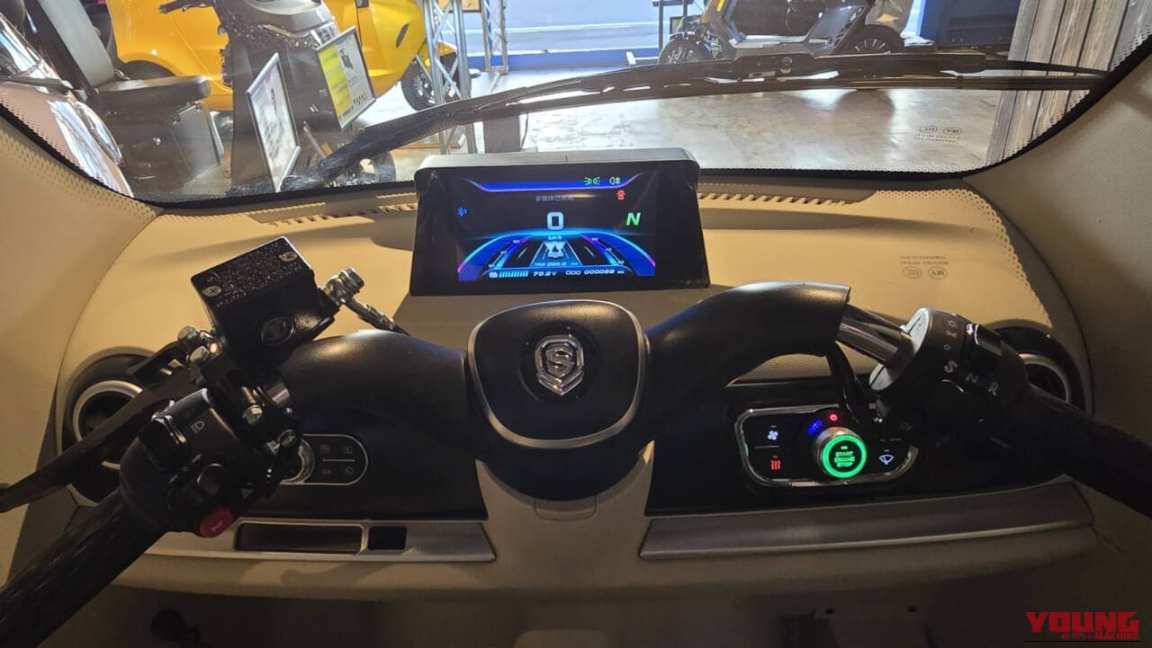 ビークルファン VF-S|最大210kg積載のハッチバックか、光溢れる観音開きか。普通免許で乗れる個性派EVトライク登場