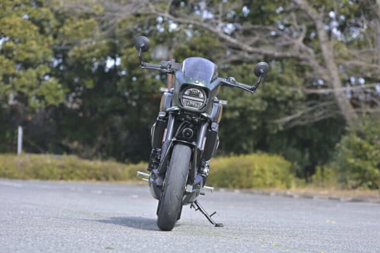 スズキ GSX-8TT試乗インプレッション|スズキ GSX-8TT試乗!「普段は落ち着いたネオレトロの雰囲気を味わい、気分が乗ってきたらスイッチオンしてコーナリングを楽しむ!」