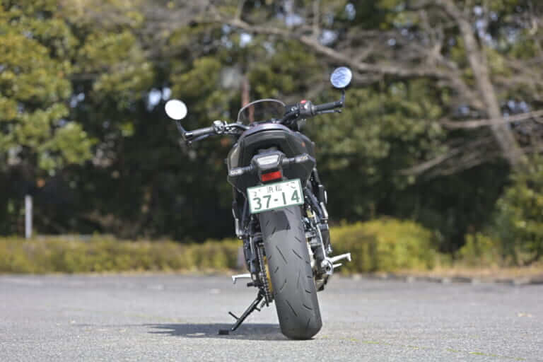 スズキ GSX-8TT試乗インプレッション|スズキ GSX-8TT試乗!「普段は落ち着いたネオレトロの雰囲気を味わい、気分が乗ってきたらスイッチオンしてコーナリングを楽しむ!」