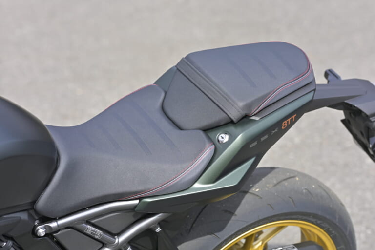 スズキ GSX-8TT試乗インプレッション|スズキ GSX-8TT試乗!「普段は落ち着いたネオレトロの雰囲気を味わい、気分が乗ってきたらスイッチオンしてコーナリングを楽しむ!」