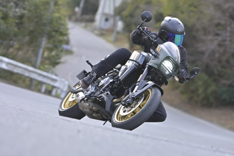 スズキ GSX-8TT試乗インプレッション｜スズキ GSX-8TT試乗！「普段は落ち着いたネオレトロの雰囲気を味わい、気分が乗ってきたらスイッチオンしてコーナリングを楽しむ！」