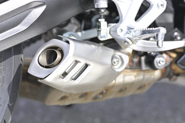 スズキ GSX-8TT試乗インプレッション｜スズキ GSX-8TT試乗！「普段は落ち着いたネオレトロの雰囲気を味わい、気分が乗ってきたらスイッチオンしてコーナリングを楽しむ！」