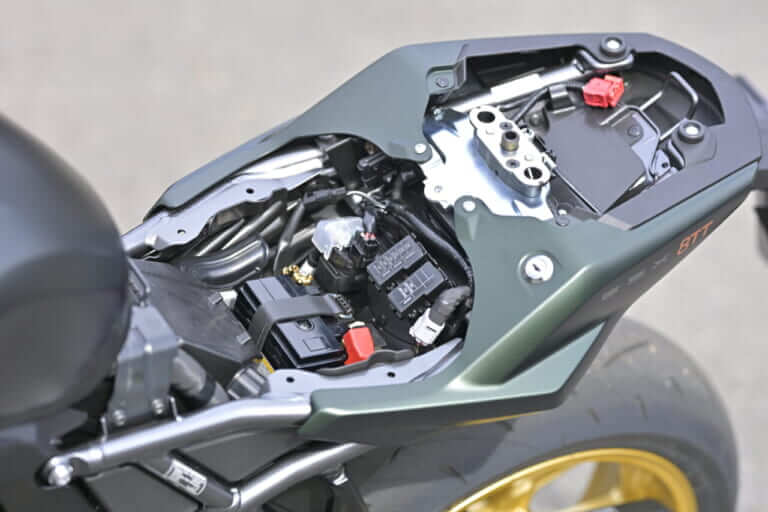 スズキ GSX-8TT試乗インプレッション|スズキ GSX-8TT試乗!「普段は落ち着いたネオレトロの雰囲気を味わい、気分が乗ってきたらスイッチオンしてコーナリングを楽しむ!」