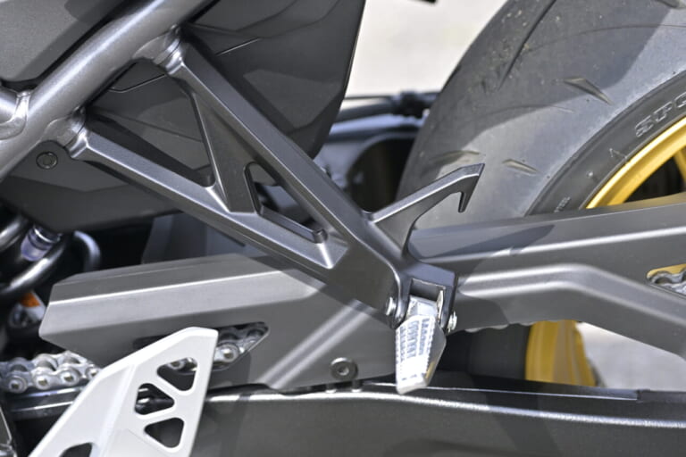 スズキ GSX-8TT試乗インプレッション｜スズキ GSX-8TT試乗！「普段は落ち着いたネオレトロの雰囲気を味わい、気分が乗ってきたらスイッチオンしてコーナリングを楽しむ！」