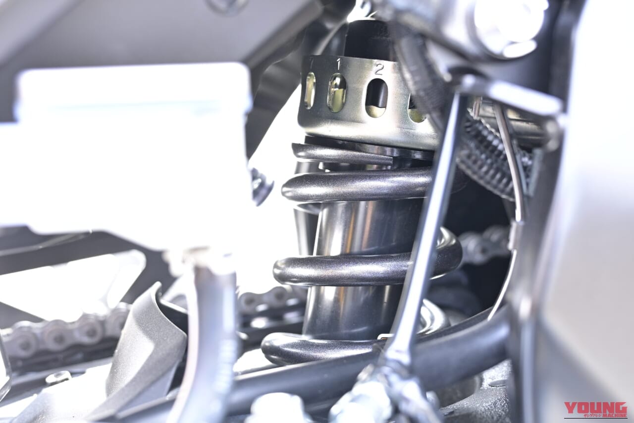 スズキ GSX-8TT試乗インプレッション|スズキ GSX-8TT試乗!「普段は落ち着いたネオレトロの雰囲気を味わい、気分が乗ってきたらスイッチオンしてコーナリングを楽しむ!」