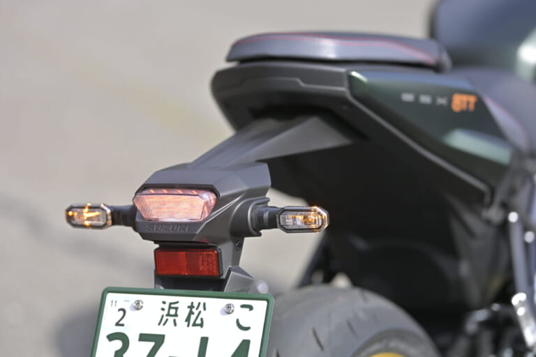 スズキ GSX-8TT試乗インプレッション|スズキ GSX-8TT試乗!「普段は落ち着いたネオレトロの雰囲気を味わい、気分が乗ってきたらスイッチオンしてコーナリングを楽しむ!」
