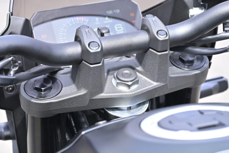 スズキ GSX-8TT試乗インプレッション|スズキ GSX-8TT試乗!「普段は落ち着いたネオレトロの雰囲気を味わい、気分が乗ってきたらスイッチオンしてコーナリングを楽しむ!」