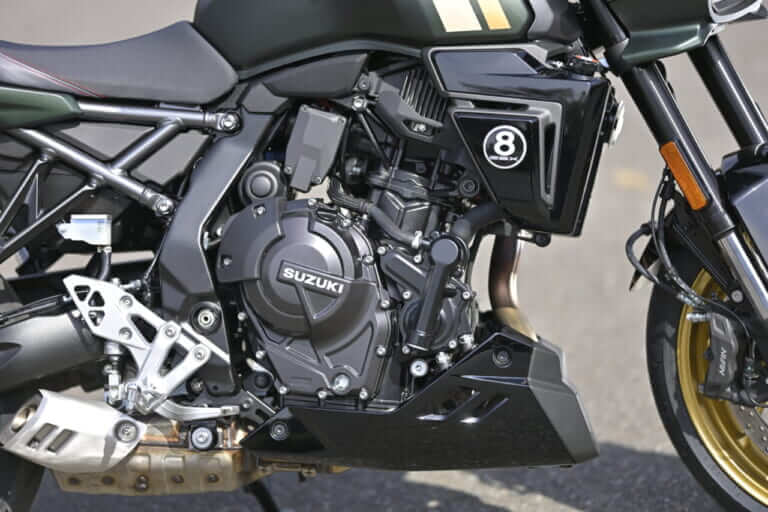 スズキ GSX-8TT試乗インプレッション｜スズキ GSX-8TT試乗！「普段は落ち着いたネオレトロの雰囲気を味わい、気分が乗ってきたらスイッチオンしてコーナリングを楽しむ！」