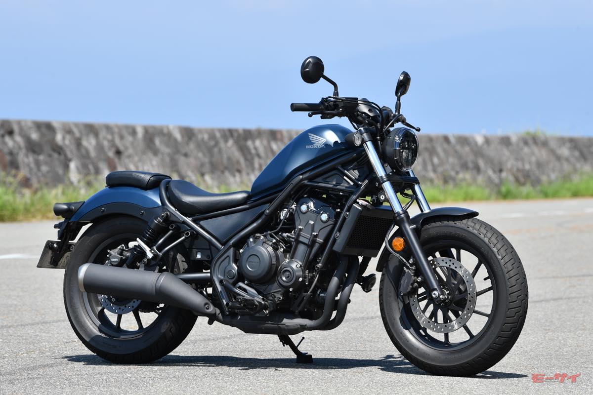 ｜「兄よりすぐれた弟なぞ存在しねえ!!」は当てはまらない？ ホンダ レブルの場合「排気量が大きい方が良い」のか、250と500を乗って触って徹底比較