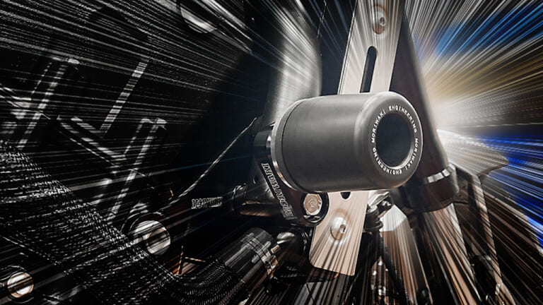 立ちゴケや転倒時の致命傷を回避。CB1000F用モリワキ・スキッドパッドで、愛車へのダメージを最小限に抑えつつドレスアップ