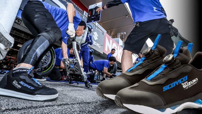 【鈴鹿8耐】スズキファン必見の限定140足。プロテクターとダイヤル式レースを備えた実戦仕様のスコイコ製シューズを手に入れよう