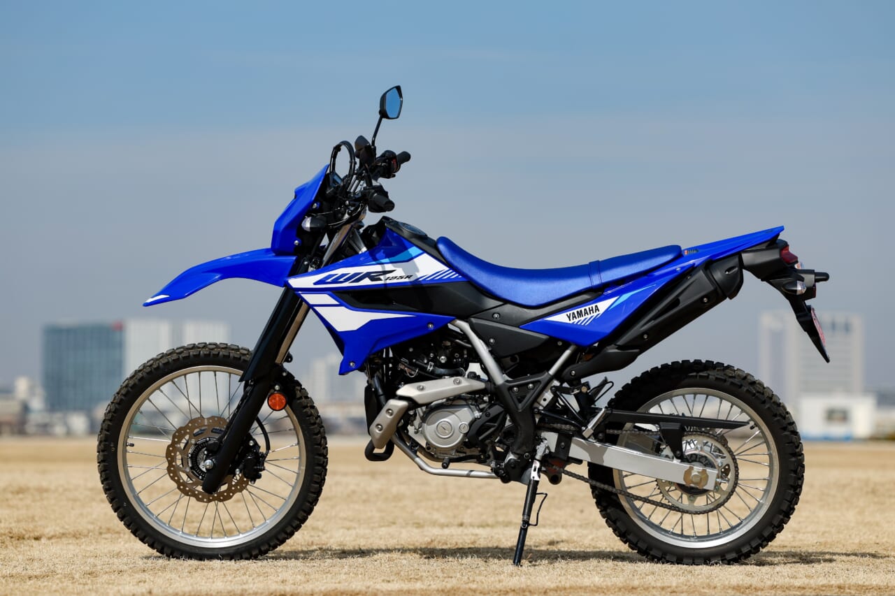 |【街乗り検証】ヤマハ WR125R:コンパクトなシティオフローダーで街を颯爽と駆け抜けろ!!