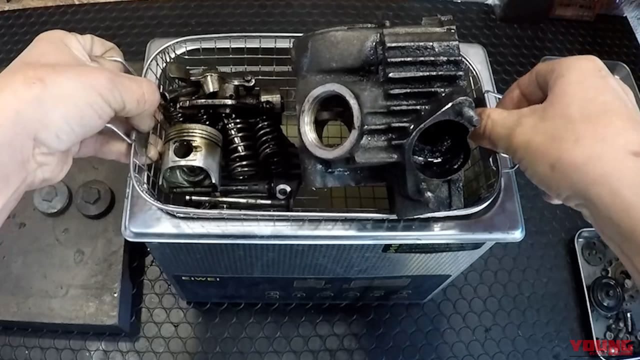 「嘘だろ…」黒焦げだったモンキーのエンジンが、超音波洗浄機に放り込んだだけで“企画倒れ”レベルに激変！【DIY工具レビュー】｜「嘘だろ…」黒焦げだったモンキーのエンジンが、超音波洗浄機に放り込んだだけで“企画倒れ”レベルに激変！【DIY工具レビュー】