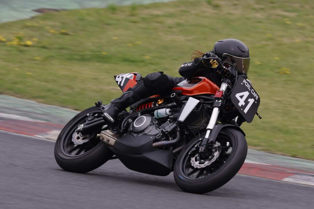 ｜レースクイーンより自分が走る方がいい! バイク女子デビューしてハーレーX350でMCFAJクラブマンロードレースに参戦してみた!!