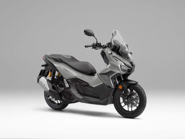 HONDA ADV160｜荒れた道も余裕でクリア! 専用ブロックタイヤ＆長尺サスを備え、圧倒的走破性を誇るホンダ「ADV160」2026年モデルが5/21に発売