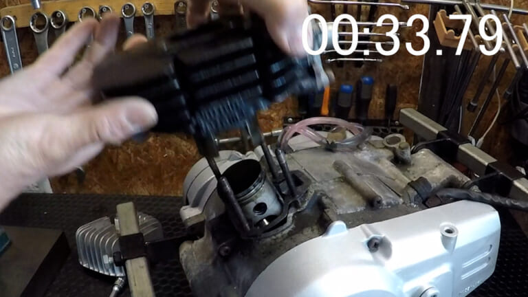 YAMAHA Pocke|【衝撃の34秒】ボルト4本でピストン到達!? 昭和の「空冷2スト」が最強のメカニック養成教材だった理由
