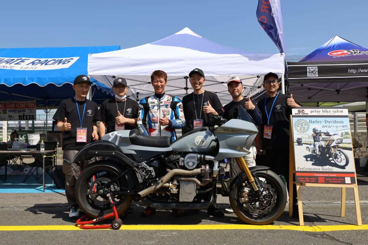 ｜鈴鹿8耐でスペンサーを抑えた武石伸也が2000ccターボのハーレーで筑波サーキット激走!