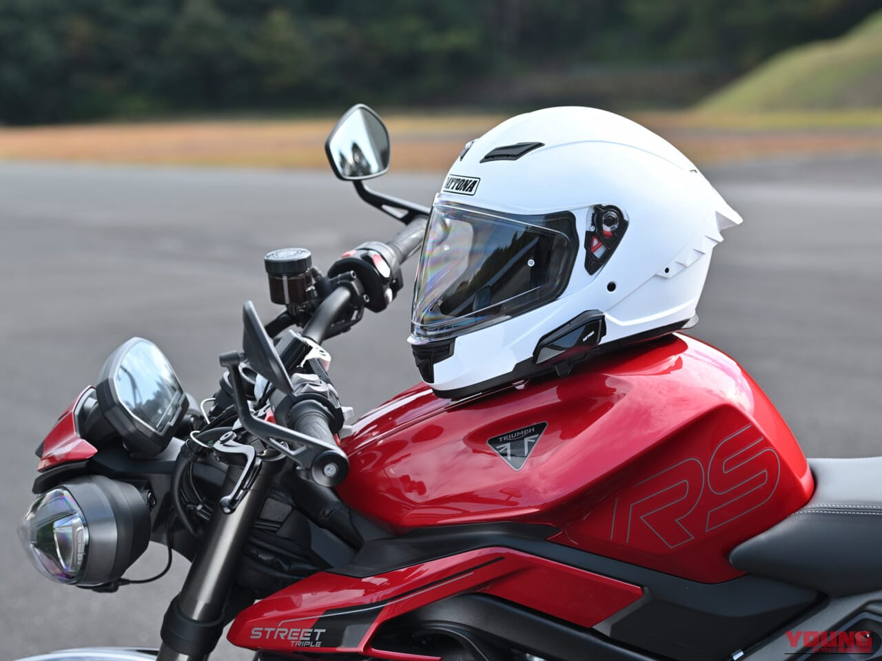 DAYTONA DT-S2｜ソロツーリングが変わる業界トップクラスの音圧に、15時間のロングバッテリーと2台同時接続。重量わずか30gでヘルメットにすっきり収まるインカムが登場【デイトナDT-S2】